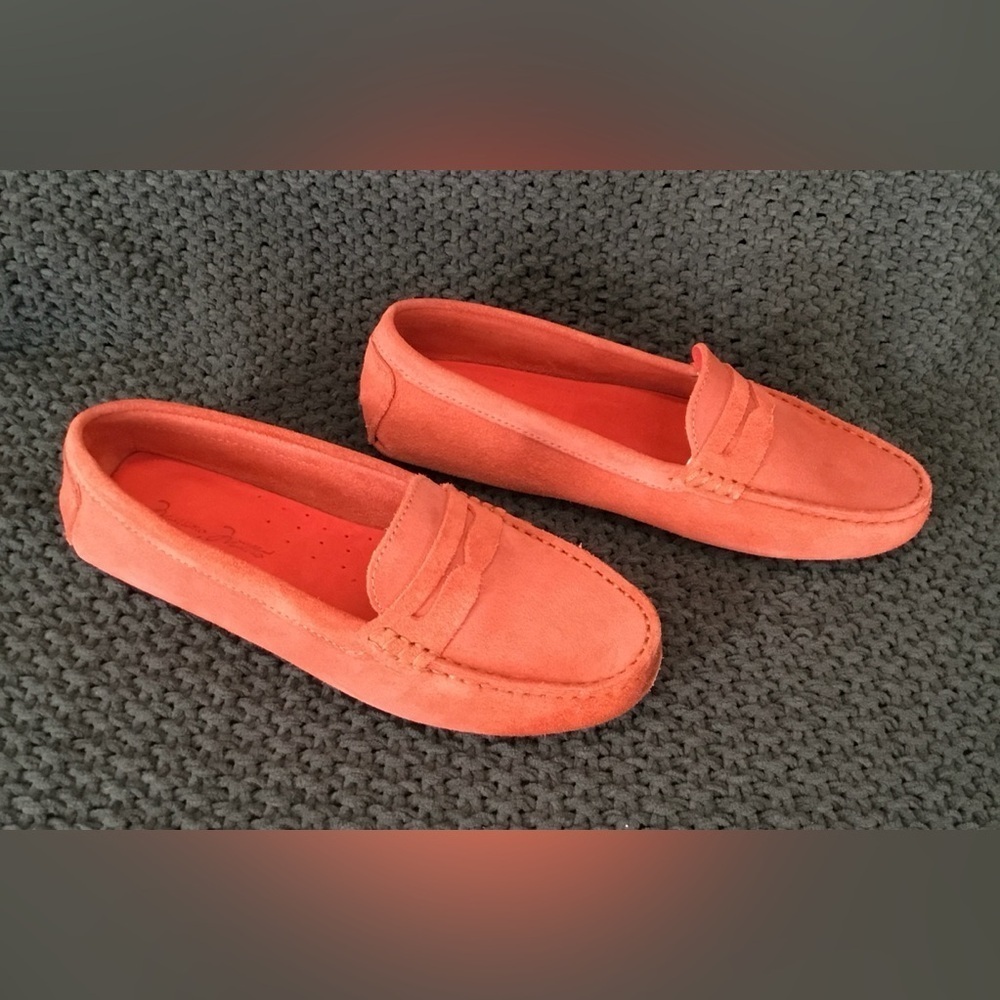 Massimo Matteo Women’s Orange Suede Driving Penny Loafer Slip-On; Size 6.5